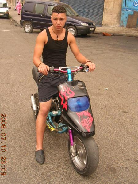 fanfan avec sa moto